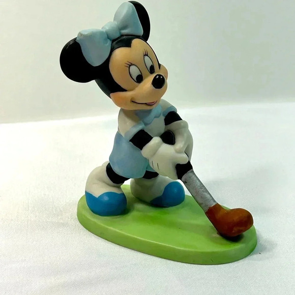 Walt Disney World Sri Lanka Minnie Mouse - Golfing  Porcelain Figurine. - Picture 1 of 11